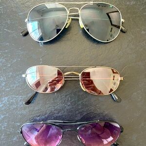 Stylish Black and Gold Aviator Sunglasses